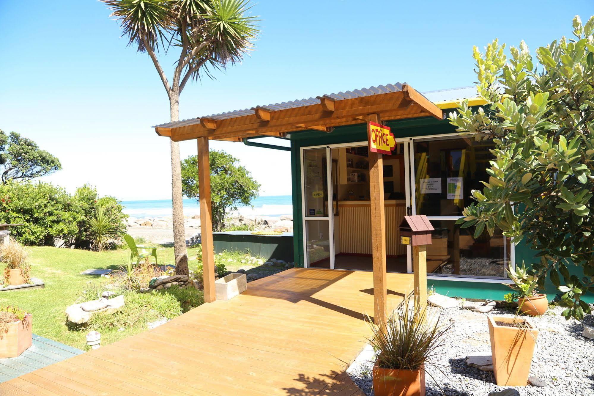 Punakaiki Beach Hostel Екстер'єр фото