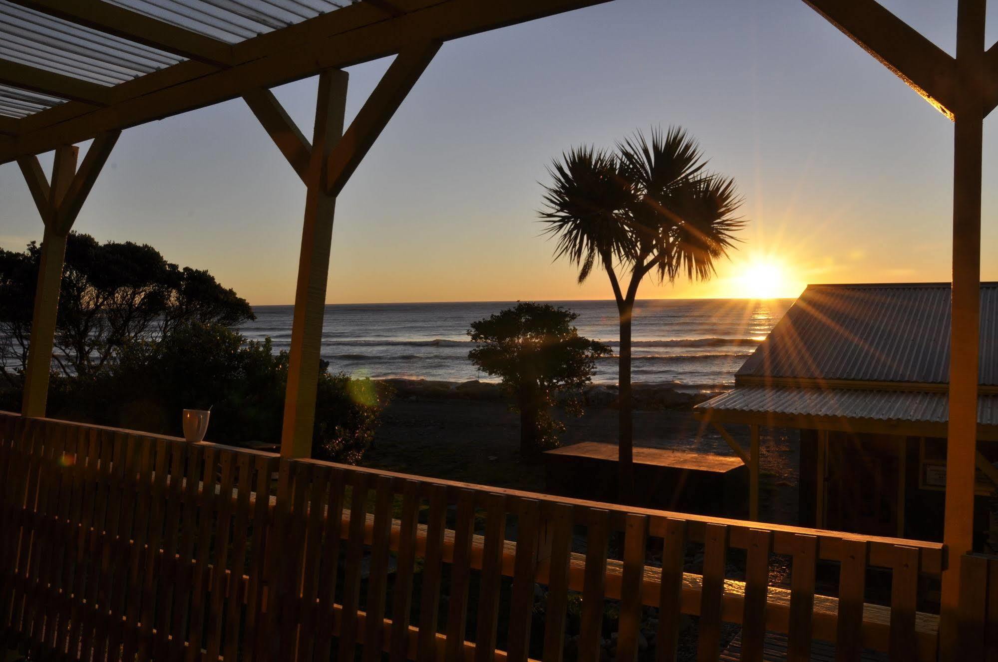 Punakaiki Beach Hostel Екстер'єр фото